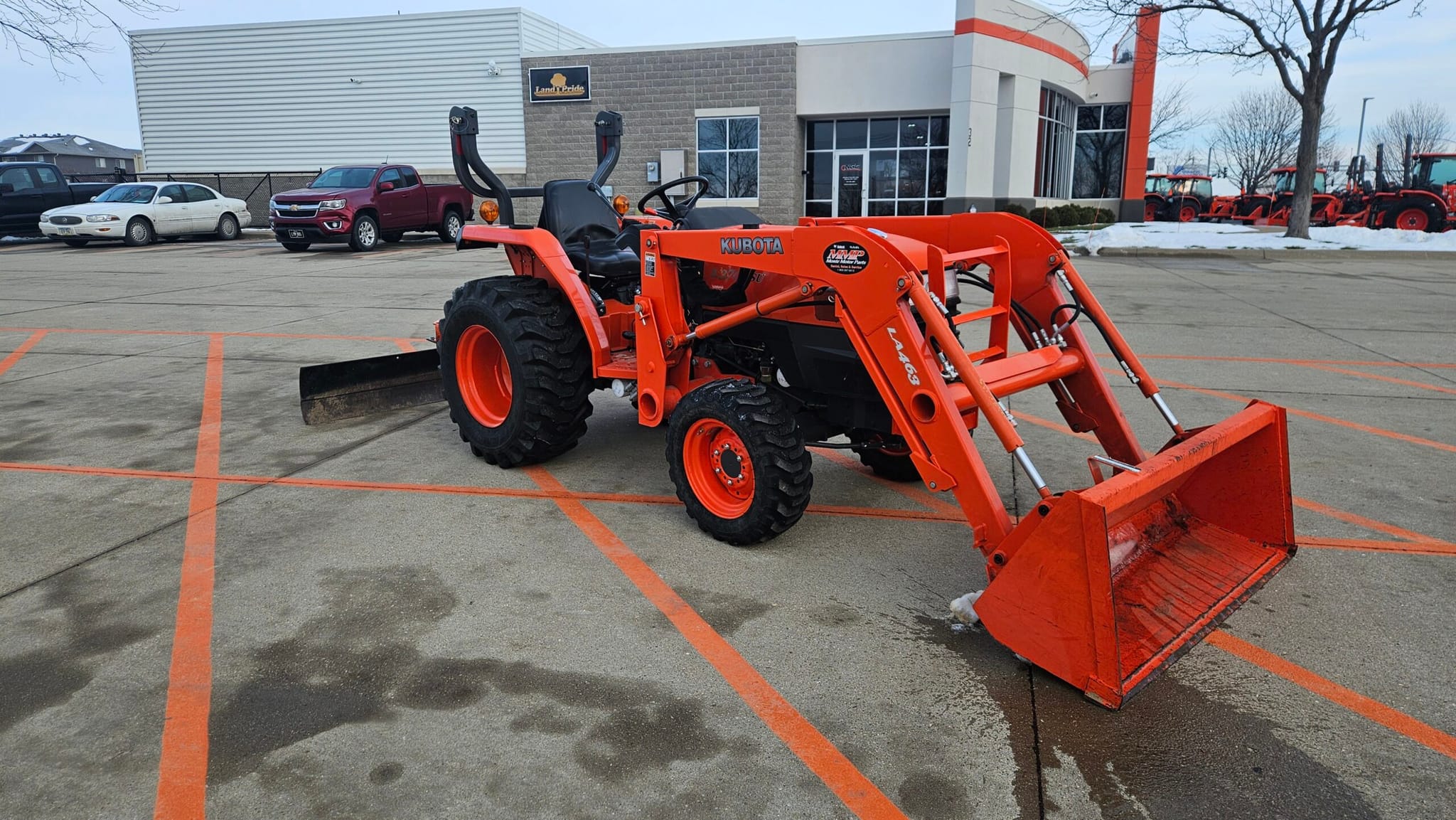 Kubota L3700SU Package