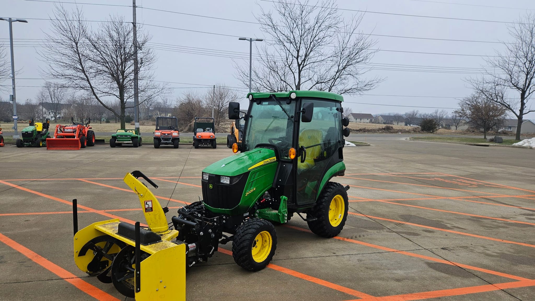 John Deere 2025R Package